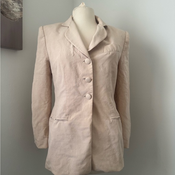 Blazer - Picture 2 of 5